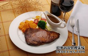 從牛排的切法看他個人生活