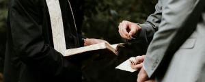 夢見宗教導(dǎo)師或傳教士什么意思 夢見宗教導(dǎo)師或傳教士預(yù)示什么