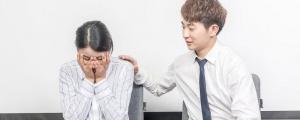 夢見活著的同事死了什么意思 夢見活著的同事死了預(yù)示什么