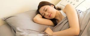 女人梦到母鸡追着啄我什么意思 女人梦见母鸡追着啄我代表什么预兆